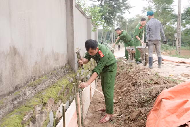 Hoàn thành trên 100m mương thoát nước tại thôn Lâm Đồng