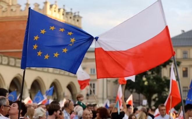 EU chưa tháo gỡ được bất đồng với Ba Lan và Hungary. Ảnh minh họa: Emerging Euope.