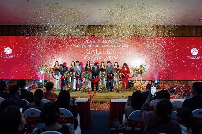 Văn phòng bán hàng mới khai trương có vị trí tại tầng 1 trong TTTM Vincom Mega Mall Ocean Park.