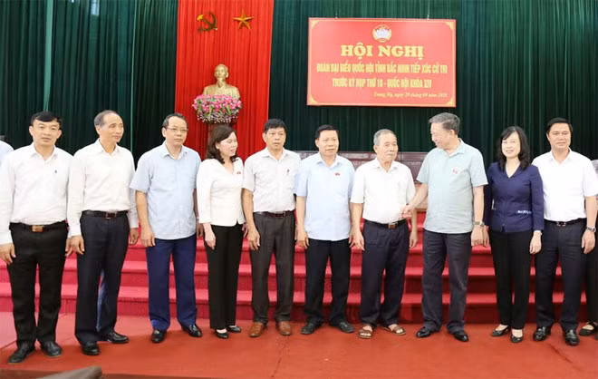 Bộ trưởng Bộ Công an Tô Lâm tiếp xúc cử tri phường Trang Hạ, Từ Sơn, Bắc Ninh.