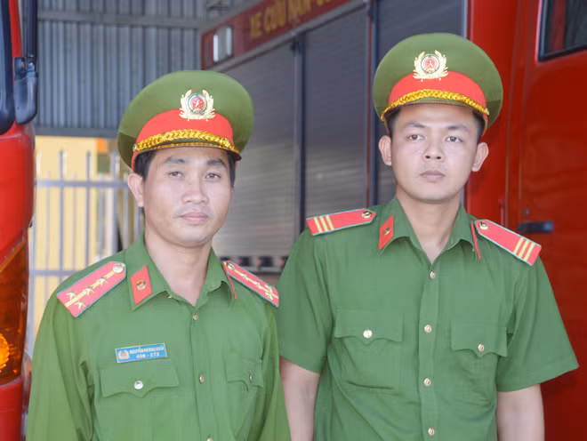 Đại úy Nguyễn Hoàng Khải và Thượng sĩ Lê Hoàng Khang.