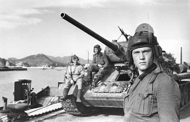 Chỉ huy chiến tăng T-34 từ Đại chiến thế giới II.