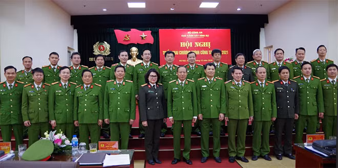 Thứ trưởng Lê Qúy Vương và các đại biểu tham dự Hội nghị.