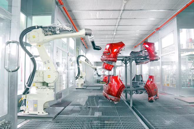 Robot sơn màu linh kiện nhựa.