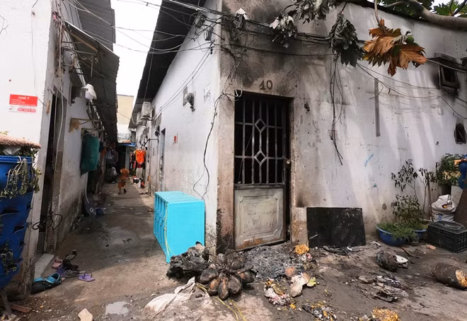 Nếu không dập tắt kịp thời, hàng chục sinh mạng tại dãy nhà trọ bị đe dọa. Nếu không dập tắt kịp thời, hàng chục sinh mạng tại dãy nhà trọ bị đe dọa.