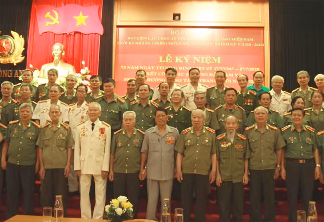 Các đại biểu tại buổi gặp mặt.