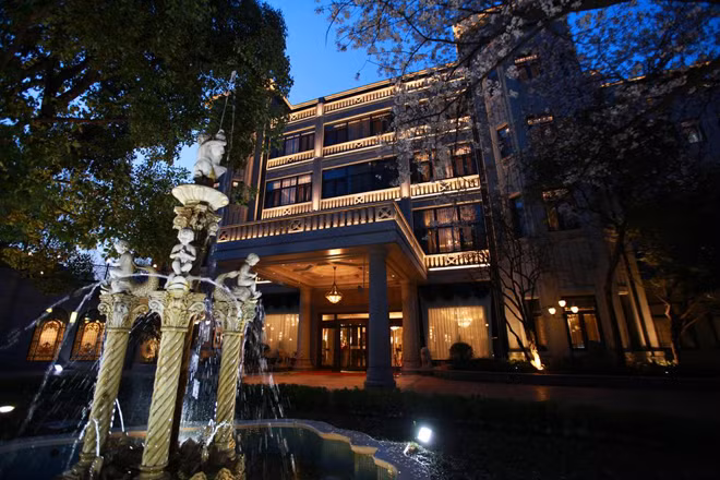 Dinh thự của gia đình Đỗ Nguyệt Sênh, nay là khách sạn Đồng Hồ (Donghu Hotel) Thượng Hải.
