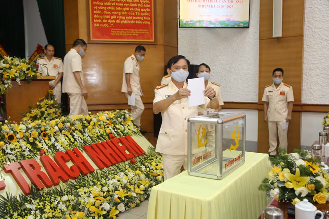 Bầu cử Ban Chấp hành khóa mới.