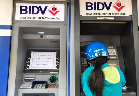 ATM lỗi gây bức xúc cho người tiêu dùng.