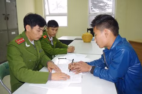Bàn Phúc Trung tại Cơ quan điều tra.