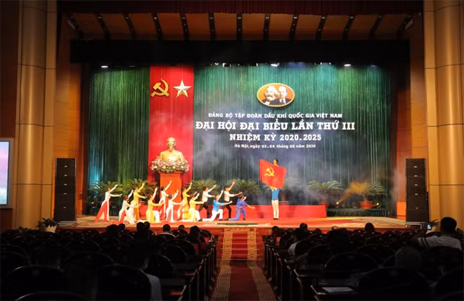 Tổng duyệt văn nghệ chào mừng Đại hội.