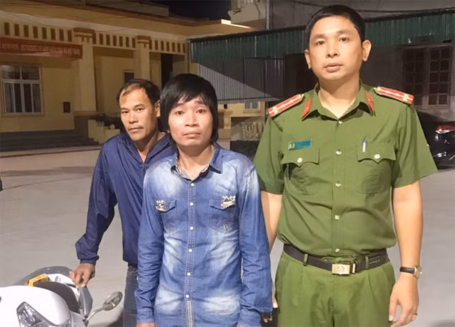 Anh Nguyễn Trọng Cần được Công an xã Công thành tìm thấy và bàn giao cho gia đình.
