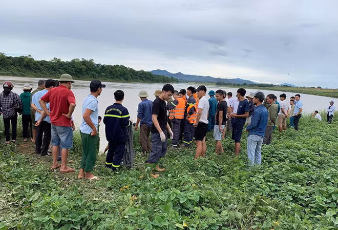 Hiện trường một vụ đuối nước thương tâm ở Nghệ An.