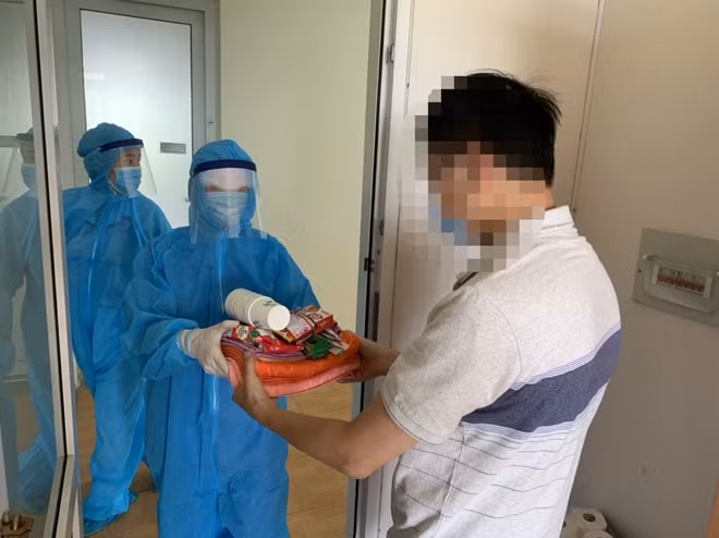 Người cách ly tại Bệnh viện Công an TP Hà Nội được cung cấp đầy đủ đồ dùng cá nhân.