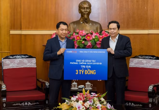MobiFone đóng góp 3 tỷ đồng cho Mặt trận Tổ quốc Việt Nam, hỗ trợ cho công tác phòng chống dịch viêm phổi cấp COVID-19.