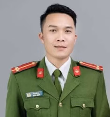 Trung úy Vi Văn Là.
