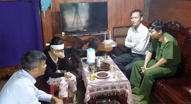 Chị Thảo cho biết gia đình chị hiện rất khó khăn, vì vậy đây là số tiền lớn để chị cùng gia đình phụ giúp chăm sóc, nuôi dưỡng cháu nhỏ khôn lớn và phụng dưỡng cha mẹ chồng...