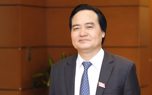 Bộ trưởng Bộ GD-ĐT Phùng Xuân Nhạ .