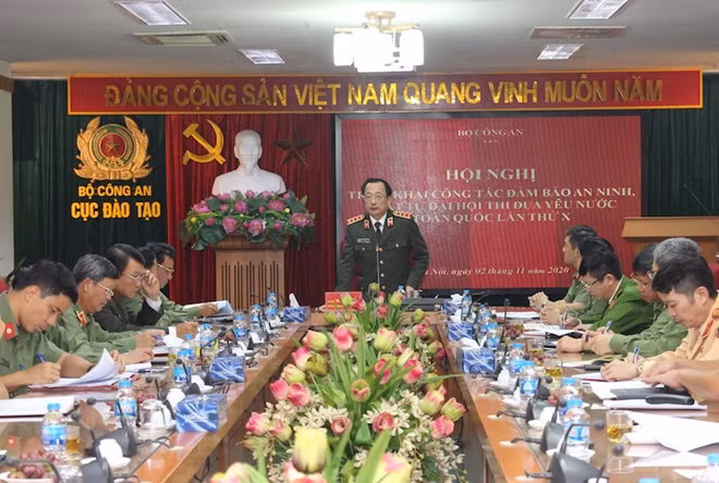 Thứ trưởng Nguyễn Văn Thành phát biểu chỉ đạo tại hội nghị.