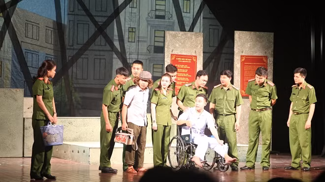 “Chuyên án Z5” đươc Nhà hát Ca múa kịch CAND đưa đến liên hoan lần này.