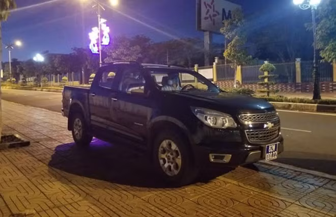 Xe chở 2 du khách Hàn Quốc buộc phải quay đầu do Cảng hàng không Pleiku không tiếp nhận.