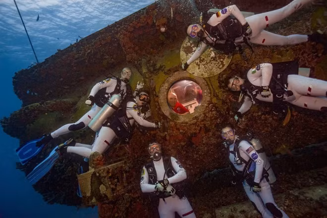 Sứ mạng NEEMO 21 của NASA diễn ra vào ngày 21 tháng 7 năm 2016, hạ đặt trong Căn cứ san hô Aquarius ở độ sâu 18m trong biển Đại Tây Dương. Ảnh nguồn: NASA.
