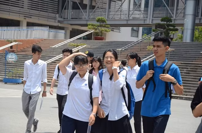 Bộ GD&ĐT quy định, điểm trúng tuyển ở các đợt xét tuyển bổ sung không được thấp hơn đợt 1.