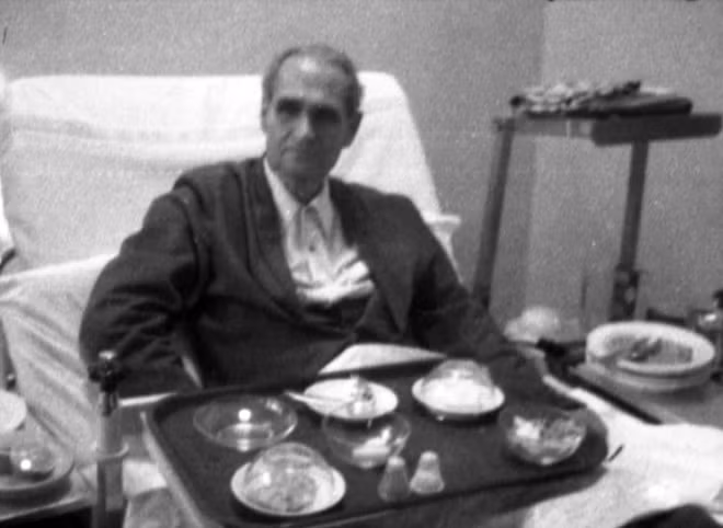 Phạm nhân Rudolf Hess trong thời gian điều trị ở Quân y viện Anh (Berlin). Ảnh nguồn: Collections.ushmm.org