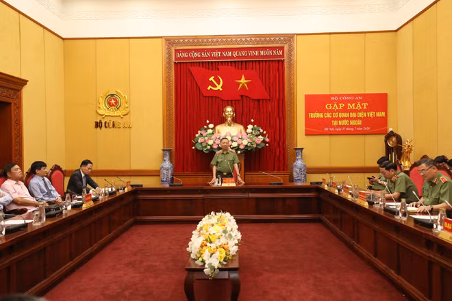 Bộ trưởng Tô Lâm phát biểu tại buổi gặp mặt.