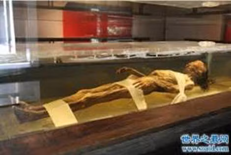Thi thể người phụ nữ thời Chiến quốc đến nay vẫn được bảo quản tại bảo tàng thành phố Kinh Môn, tỉnh Hồ Bắc. Thi thể người phụ nữ thời Chiến quốc đến nay vẫn được bảo quản tại bảo tàng thành phố Kinh Môn, tỉnh Hồ Bắc.