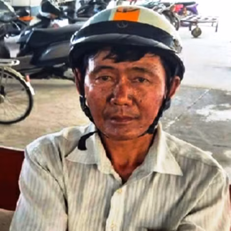Đối tượng Quang, người phóng hỏa khiến chị Dứng và 2 đứa cháu tử vong. Đối tượng Quang, người phóng hỏa khiến chị Dứng và 2 đứa cháu tử vong.