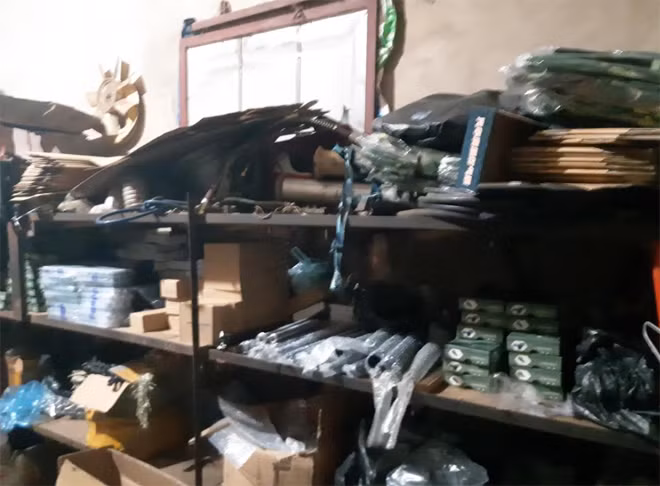 Kho vũ khí lớn tại nhà Quân.