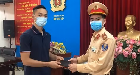 Biểu dương 2 người phụ nữ nhặt được gần 400 triệu đồng đem trả người đánh rơi ảnh 3