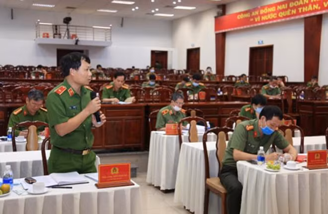 Thiếu tướng Trần Ngọc Hà, Cục trưởng Cục Cảnh sát hình sự đánh giá cao kết quả công tác đấu tranh phòng, chống tội phạm của Công an Đồng Nai thời gian qua. Thiếu tướng Trần Ngọc Hà, Cục trưởng Cục Cảnh sát hình sự đánh giá cao kết quả công tác đấu tranh phòng, chống tội phạm của Công an Đồng Nai thời gian qua.