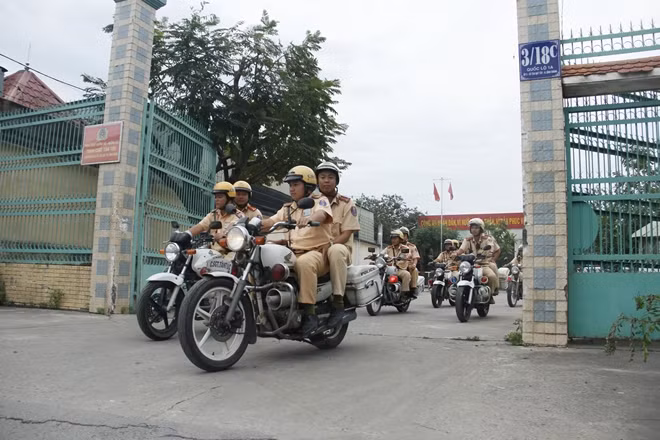 CSGT Công an TP Hồ Chí Minh ra quân Tổng kiểm soát phương tiện giao thông trên địa bàn.
