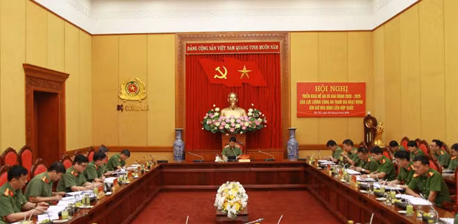 Toàn cảnh cuộc họp. Toàn cảnh cuộc họp.
