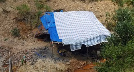 Công an xã bắt quả tang vụ khai thác vàng trái phép quy mô lớn ảnh 2