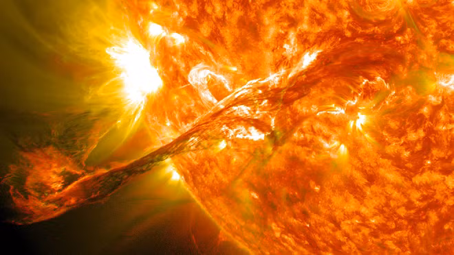 Hình ảnh tổng hợp về ngọn lửa mặt trời năm 2012. Ảnh nguồn: NASA Goddard Space Flight Center. Hình ảnh tổng hợp về ngọn lửa mặt trời năm 2012. Ảnh nguồn: NASA Goddard Space Flight Center.