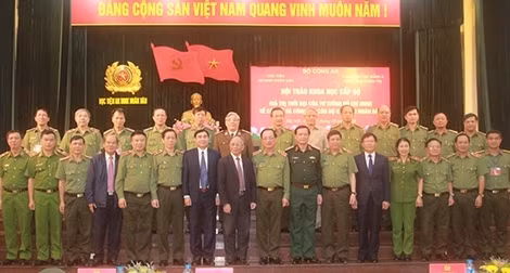 Hội thảo "Tư tưởng Hồ Chí Minh - Nền tảng định hướng xây dựng lực lượng Cảnh sát nhân dân trong sạch, vững mạnh" ảnh 10