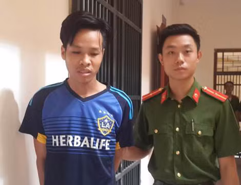 Vừa ra tù, Phùng Văn Thảo tiếp tục tái phạm. Vừa ra tù, Phùng Văn Thảo tiếp tục tái phạm.