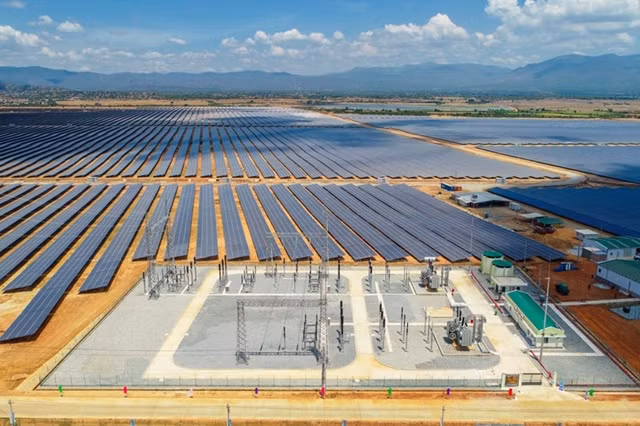 Cụm nhà máy điện mặt trời của BIM tại Ninh Thuận sản xuất khoảng 600 triệu kwh/năm, phục vụ gần 200.000 hộ dân, giảm thải gần 304.400 tấn CO2 mỗi năm (ảnh: BIM Group)