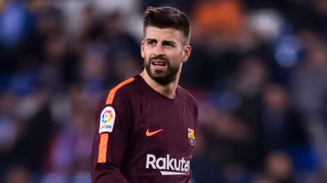 Gerard Pique mải kinh doanh hơn đá bóng.