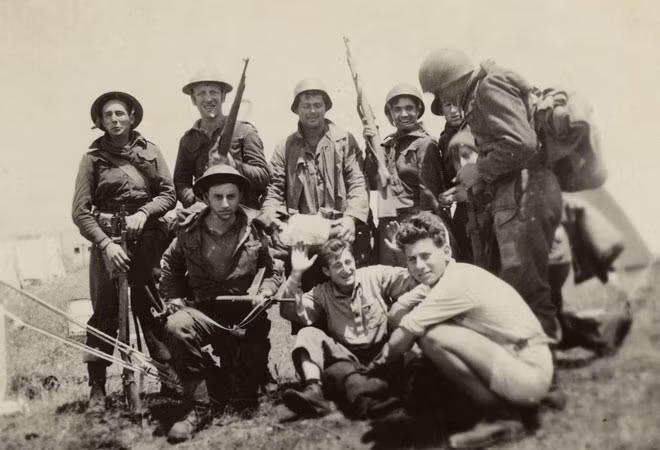 Lực lượng Palmach mà Avraham Dar gia nhập. Lực lượng Palmach mà Avraham Dar gia nhập.