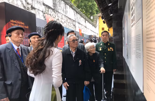Những người cộng sản kiên trung cùng ôn lại kỷ niệm cũ tại nhà tù Hỏa Lò (Cuộc hội ngộ đầu năm 2020).