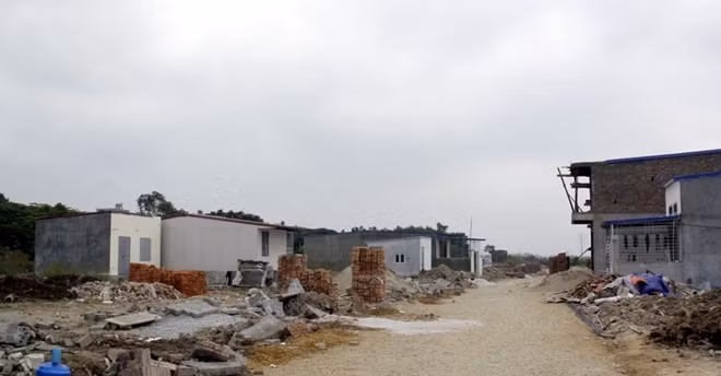 9,2ha đất bị nhiều đối tượng nhảy dù “cát cứ”, đến nay sau hơn 2 năm vẫn chưa được giải quyết dứt điểm.