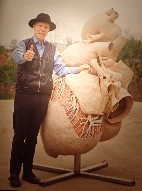 Bác sĩ Gunther von Hagens, người tìm ra phương pháp Plastination.