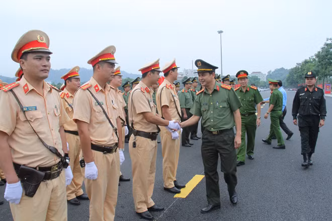 Công an tỉnh Lào Cai tổ chức Lễ ra quân mở đợt tấn công, trấn áp tội phạm, bảo vệ an toàn tuyệt đối Đại hội Đại biểu Đảng bộ tỉnh Lào Cai lần thứ XVI, tiến tới Đại hội XIII của Đảng.
