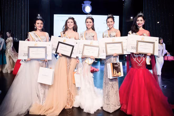 Các người đẹp trong cuộc thi Hoa hậu Sắc đẹp Việt toàn cầu 2017.