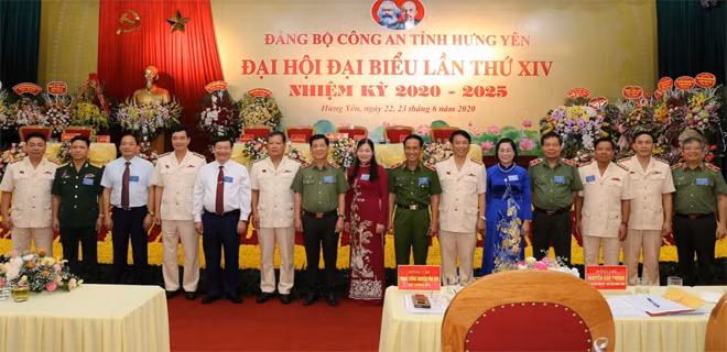 Các đại biểu dự đại hội.