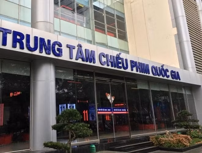 Các đơn vị phát hành phim thất thu vì phải tạm dừng chiếu phim để chống COVID-19.